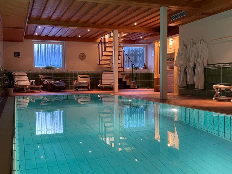 Sauna, Swimming pool