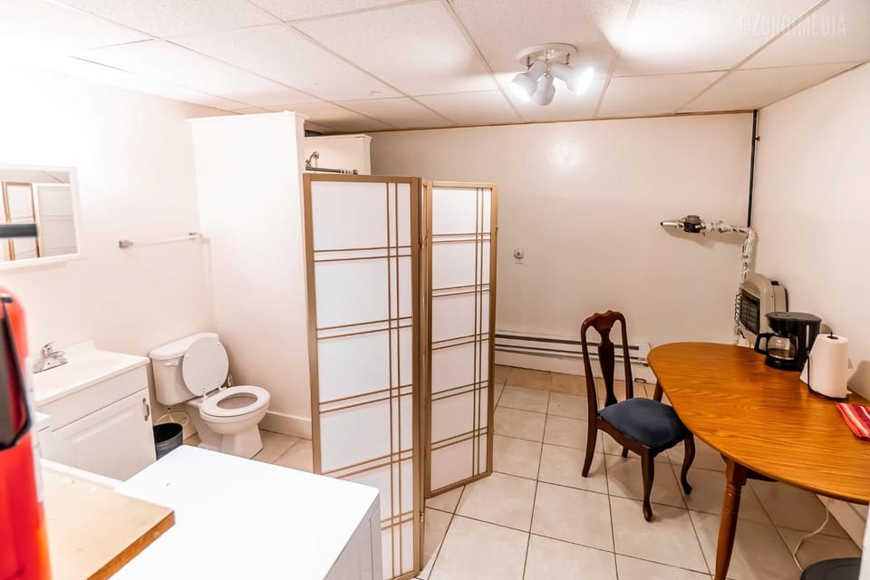 Studio Apt - Easy Access to City and Amazing View Apartment in Pittsburgh