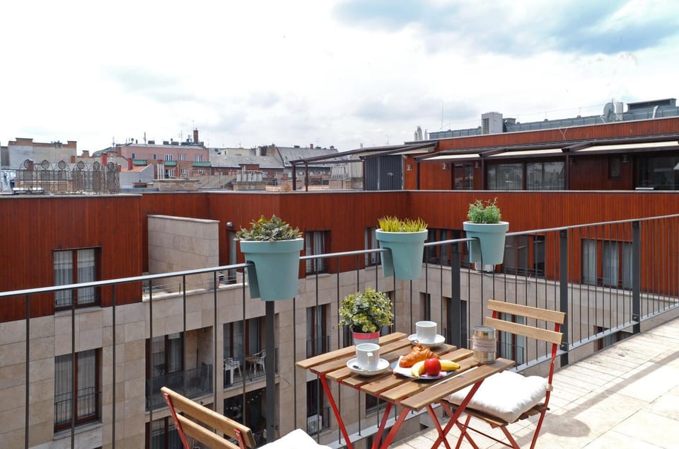 Property building, Patio, Balcony/Terrace, City view