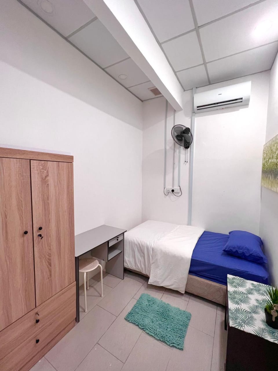 Bed, Photo of the whole room, Bedroom, wardrobe, air conditioner