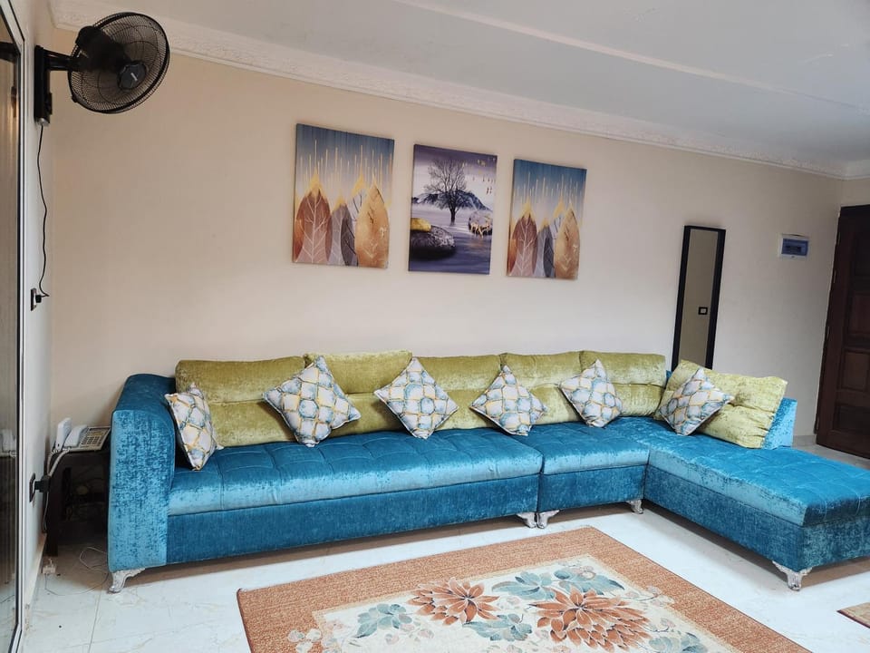 Living room, Seating area, fireplace