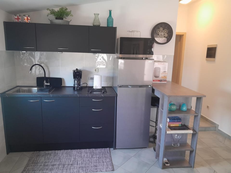 Caliente Apartments Vir A Apartment in Zadar County