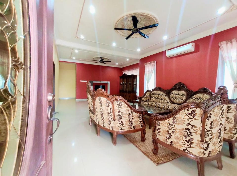 TV and multimedia, Living room, Seating area, fireplace, air conditioner