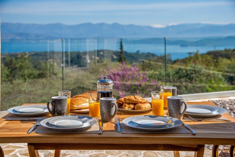 Day, Natural landscape, Food and drinks, Mountain view, Sea view