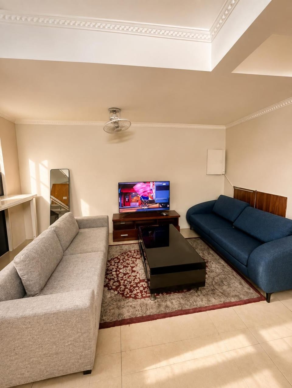 Communal lounge/ TV room, Bed, TV and multimedia, Living room, Photo of the whole room, Seating area, Bedroom