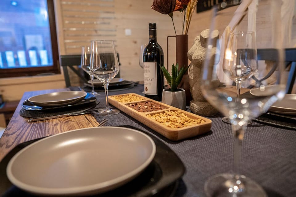 Food and drinks, Dining area