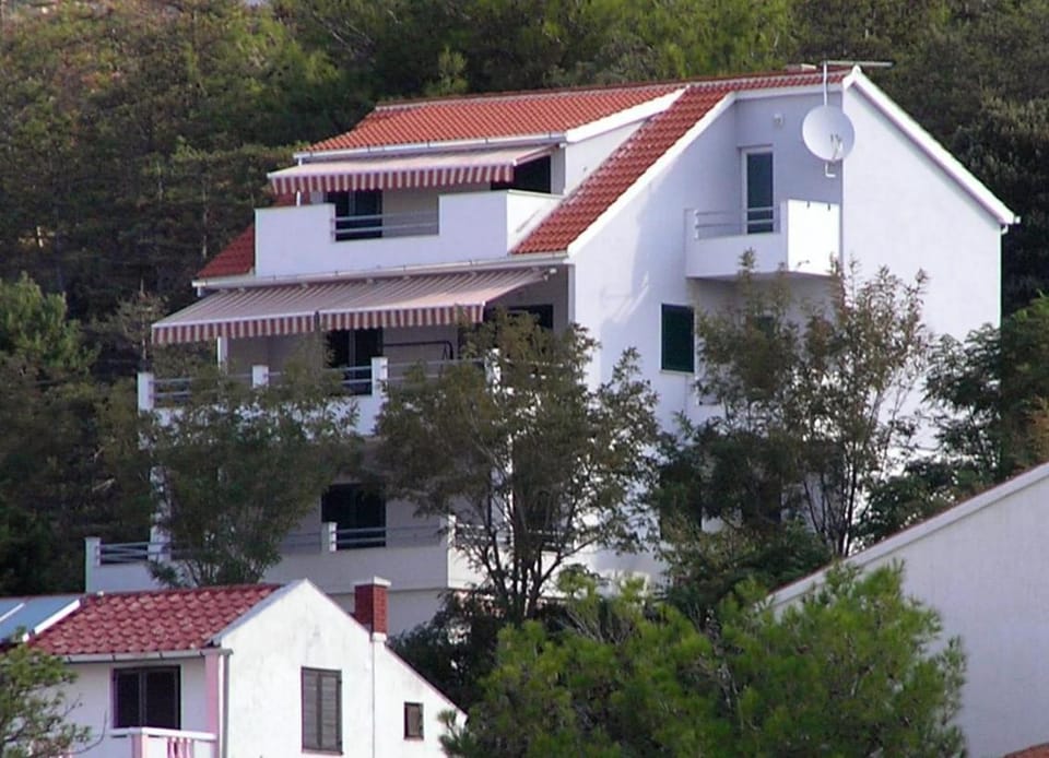 Property building, Day