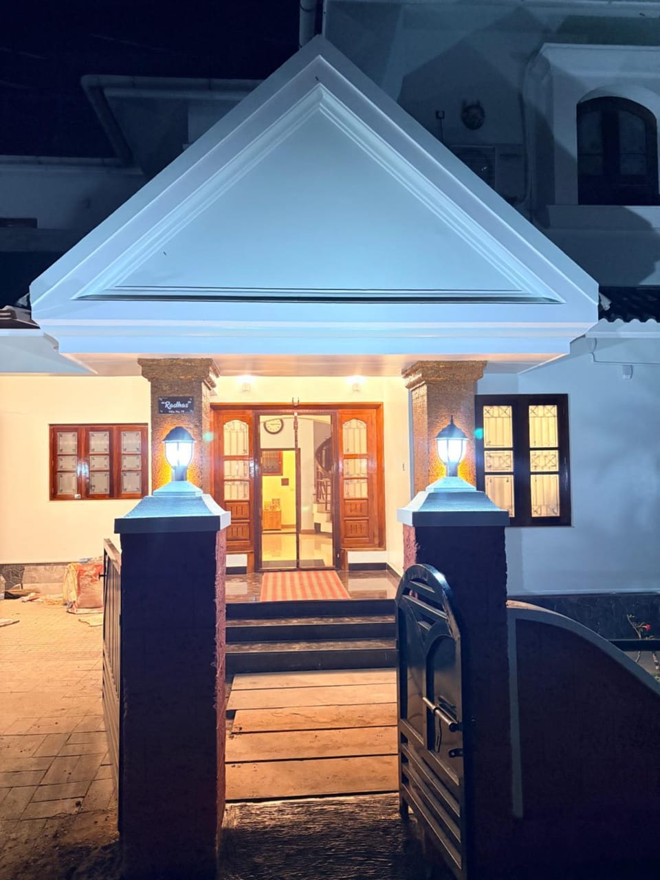 Facade/entrance, Night