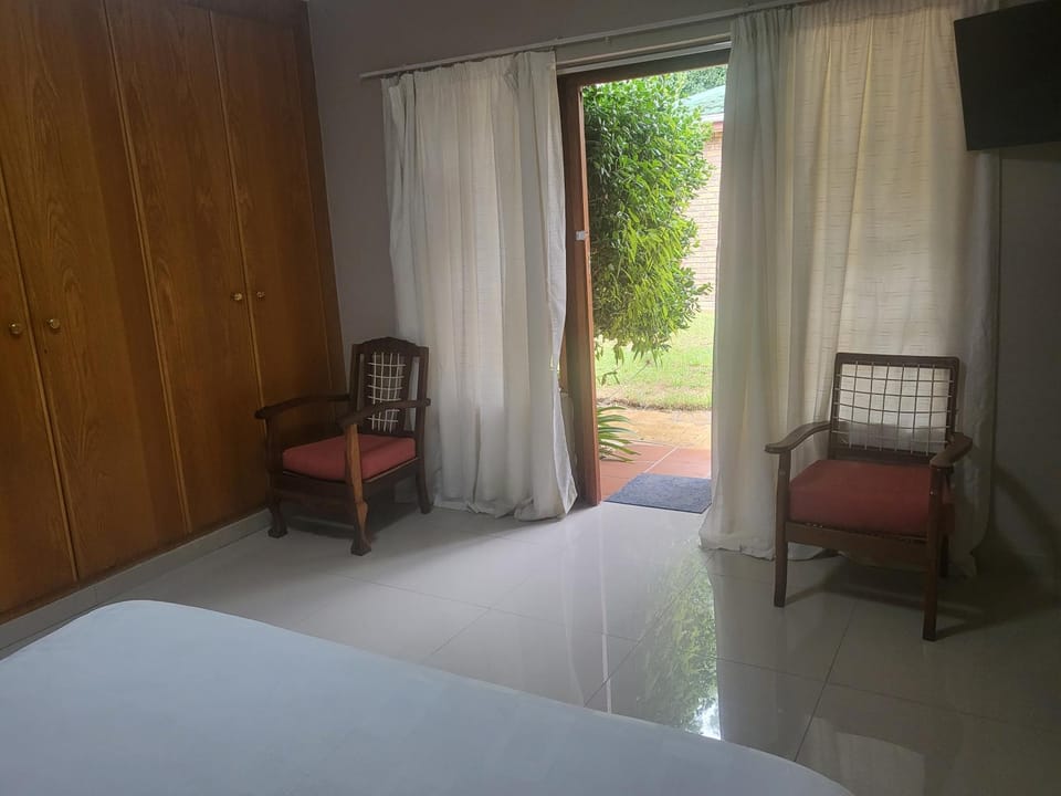 MJ's Guest House Bed and Breakfast in Cape Town