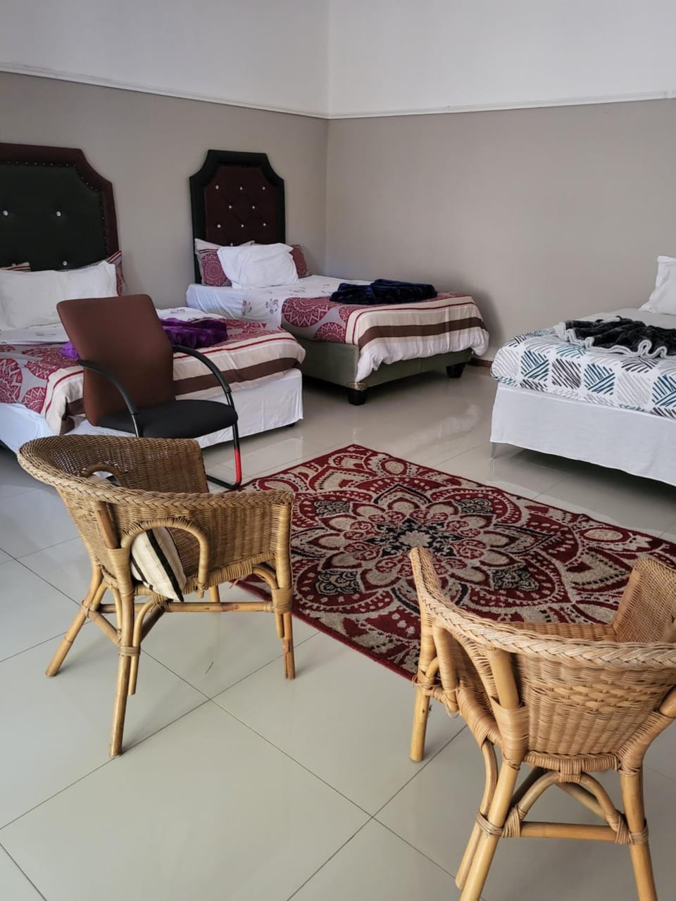 MJ's Guest House Bed and Breakfast in Cape Town