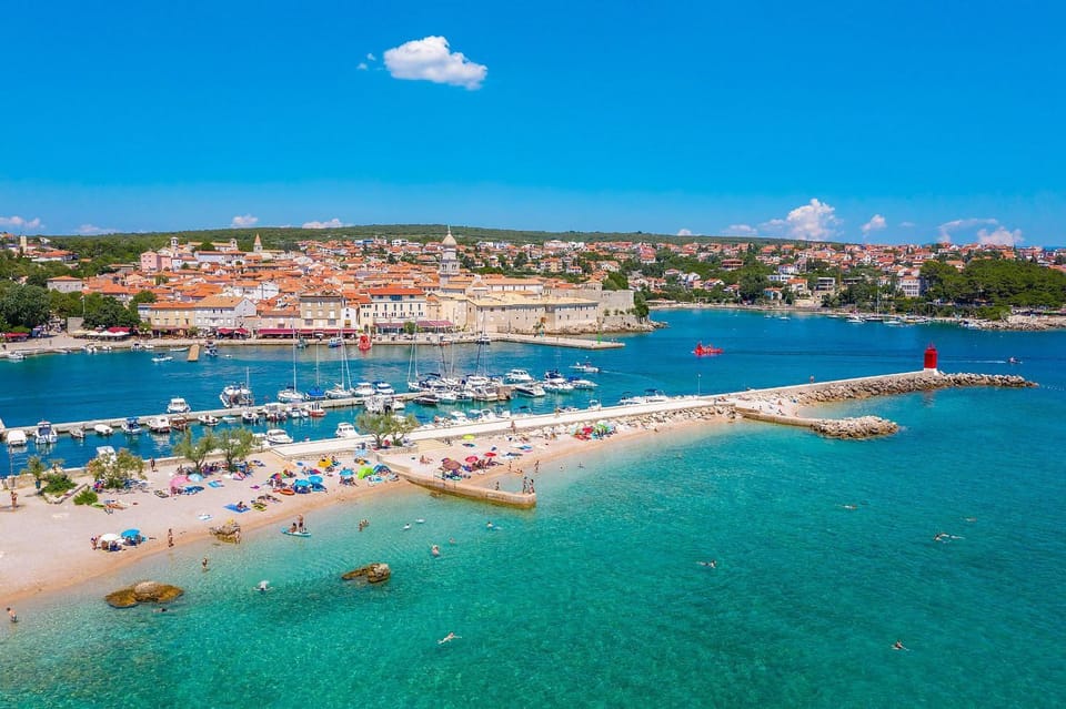 Nearby landmark, Day, Natural landscape, Summer, Beach, Beach, City view, Sea view