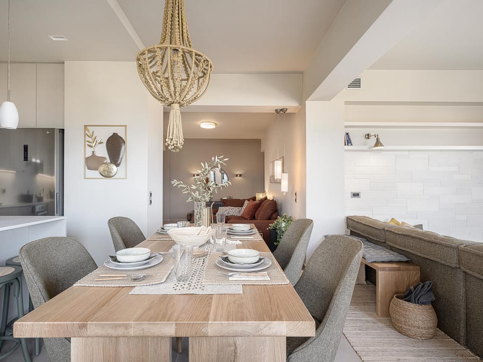 Living room, Dining area