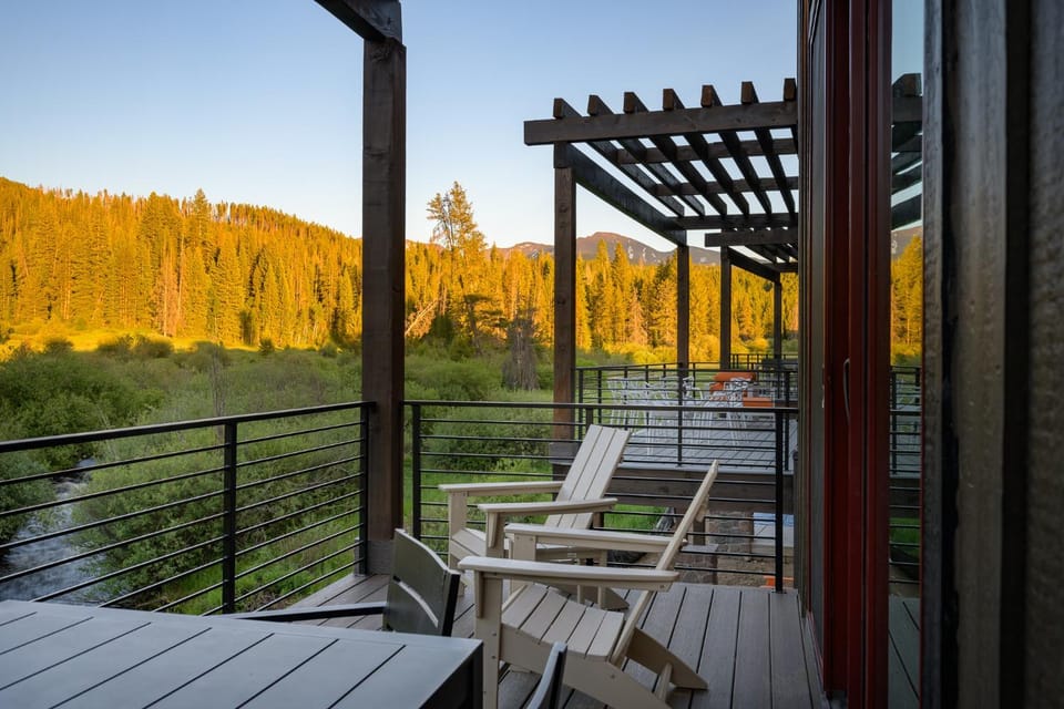 Day, Natural landscape, View (from property/room), Balcony/Terrace, Mountain view, River view