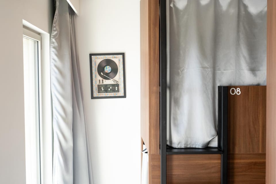 Bed, bunk bed
