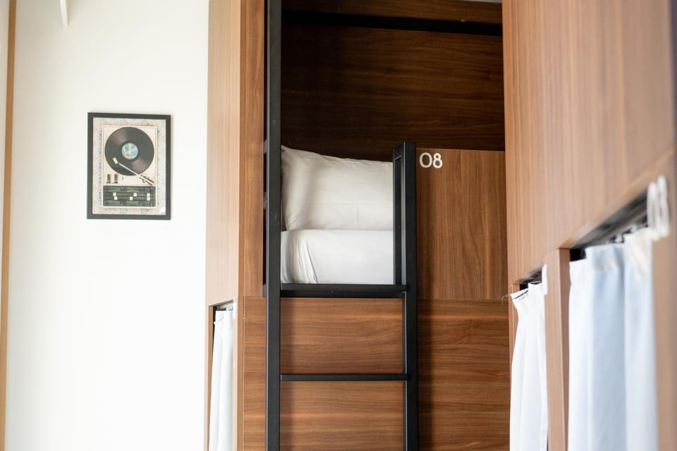 Bed, bunk bed