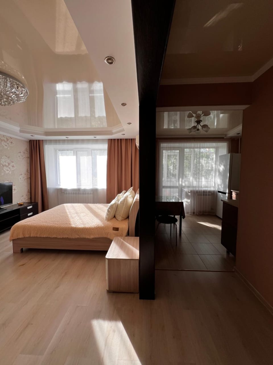 Bed, TV and multimedia, Living room, Photo of the whole room, Seating area, Bedroom