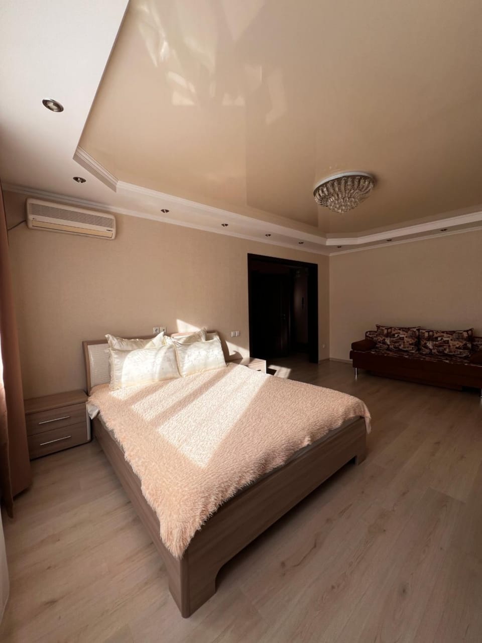 Bed, Photo of the whole room, Bedroom, air conditioner