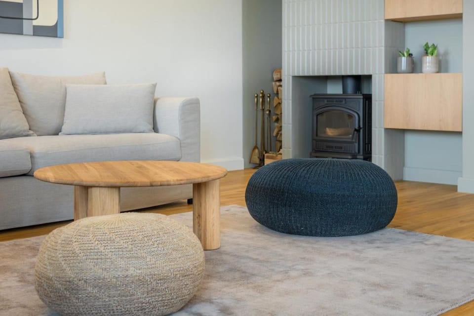 Living room, Seating area, flat iron