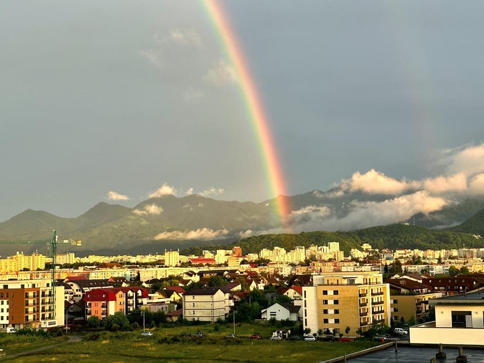 Nearby landmark, Day, Natural landscape, City view, Mountain view