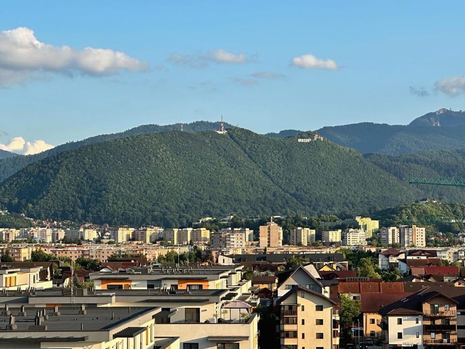 Property building, Nearby landmark, Day, Natural landscape, Bird's eye view, View (from property/room), View (from property/room), City view, City view, Mountain view, Mountain view, Street view, Street view, Quiet street view, Inner courtyard view, Facility for disabled guests, acessibility
