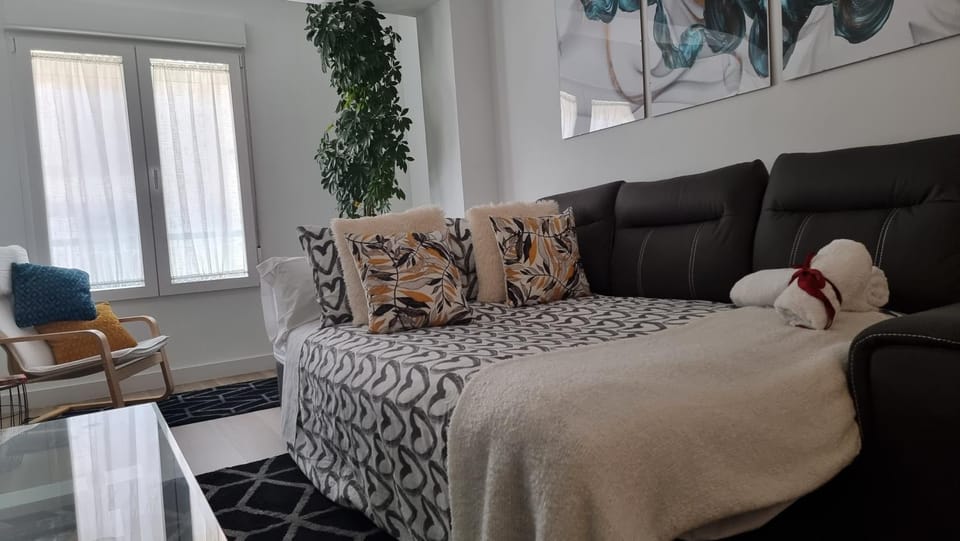 Bed, Living room