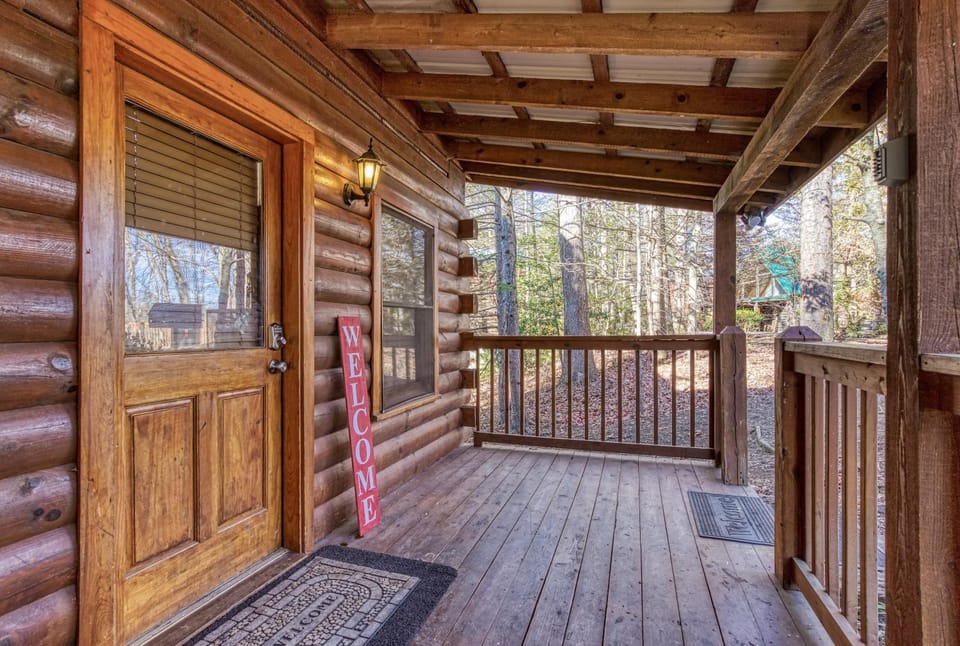 Mountain Memories Is A Perfect Mountain Getaway For A Family Or Couples Retreat! Chalet in Sevier County