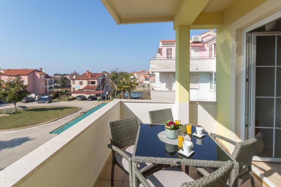 View (from property/room), Balcony/Terrace
