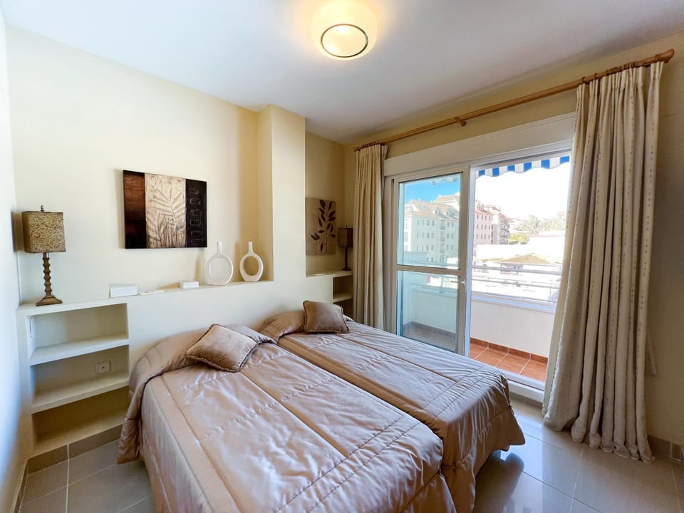 Bed, Balcony/Terrace, Photo of the whole room, Bedroom, locker, towels, wardrobe