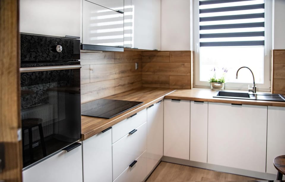Kitchen or kitchenette, dishwasher