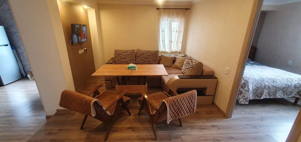 TV and multimedia, Living room, Seating area, Dining area, Bedroom