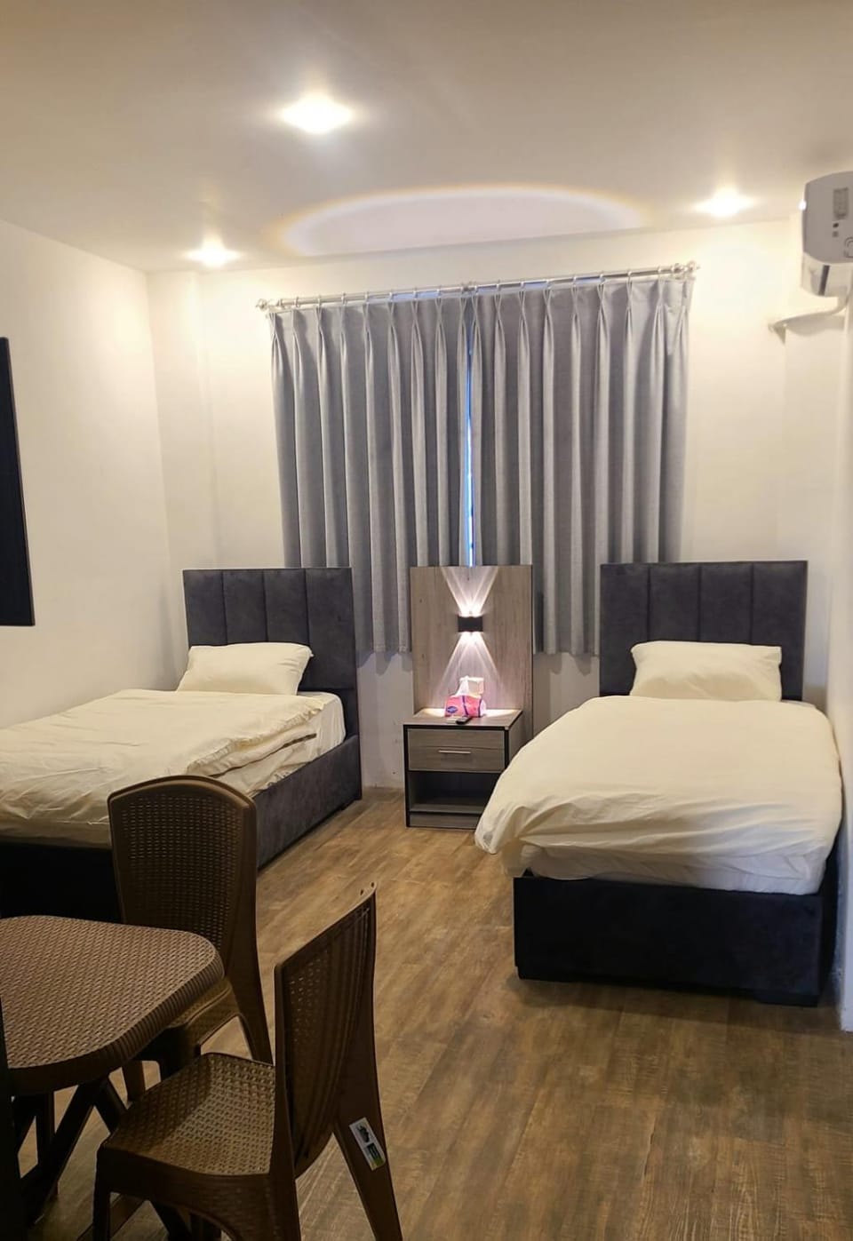 Bed, Photo of the whole room, Bedroom, air conditioner