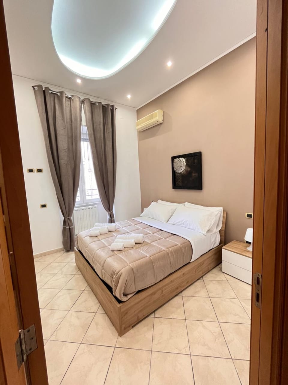Bed, Photo of the whole room, Bedroom, towels, wardrobe, air conditioner