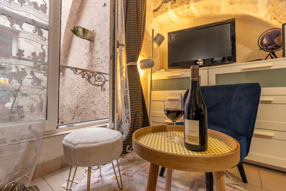 TV and multimedia, Seating area