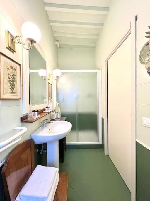 Shower, Bathroom
