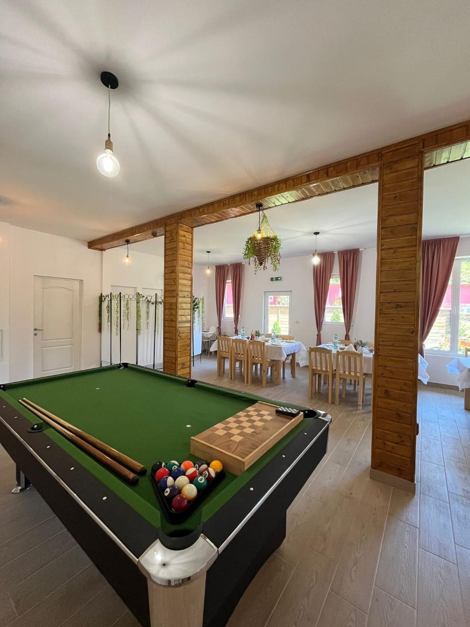 Billiard, Game Room, Living room