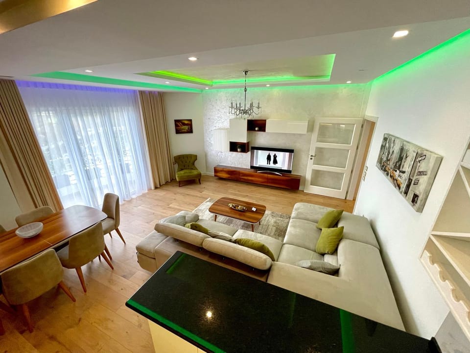 Queen’s Luxury Apartments Lake Apartment in Tirana