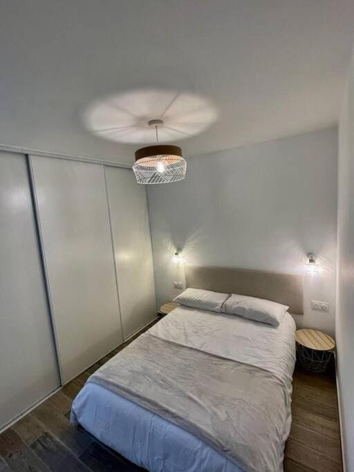 Appartement 3 pièces refait à neuf. Centre-ville. Apartment in Menton