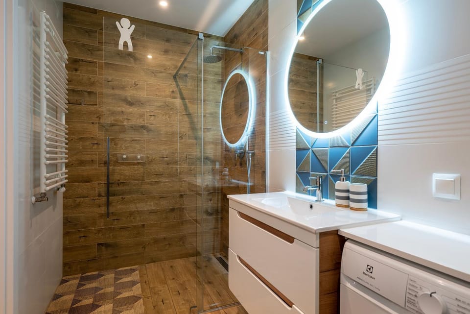 Shower, Bathroom
