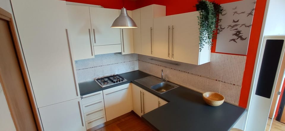Bilocale tra città e colline. Apartment in Emilia-Romagna