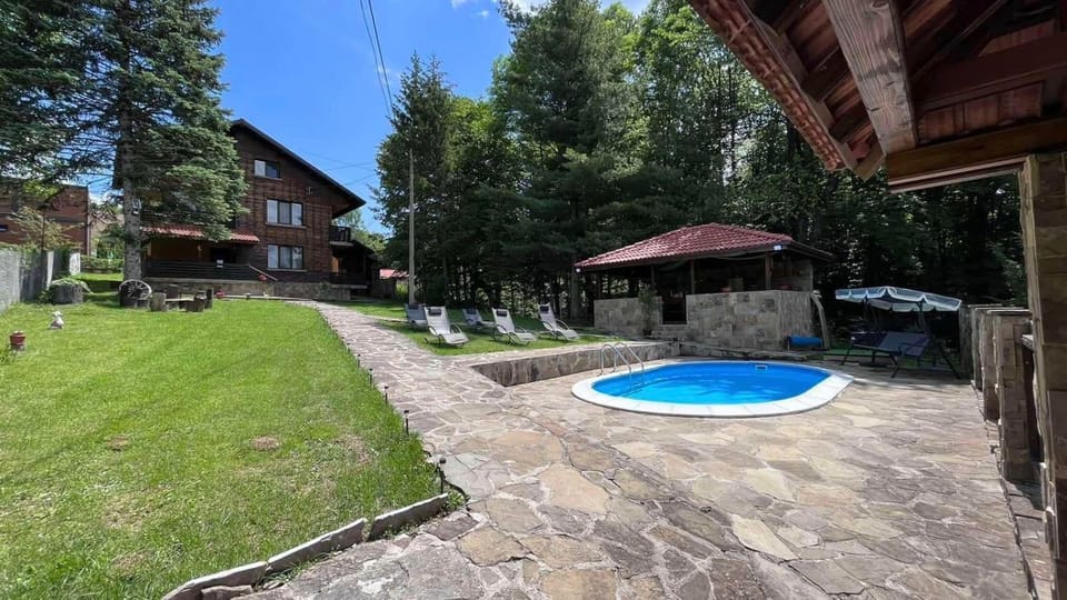 Property building, Garden, Garden view, Pool view, Swimming pool, sunbed
