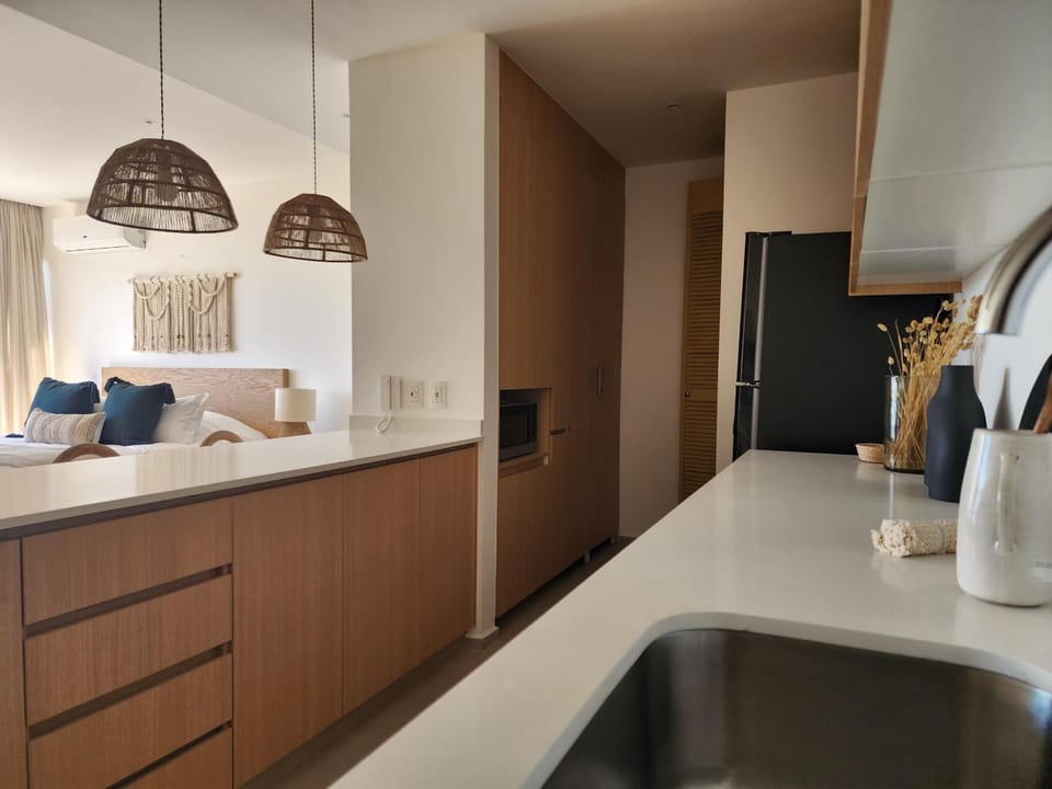 Kitchen or kitchenette