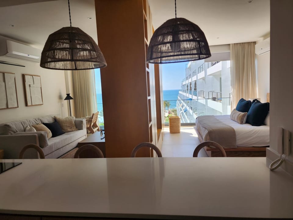 Bed, Living room