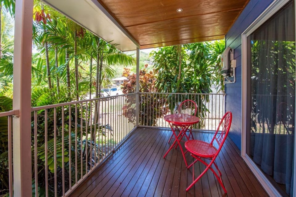 Butterfly Bungalow House in Florence Bay