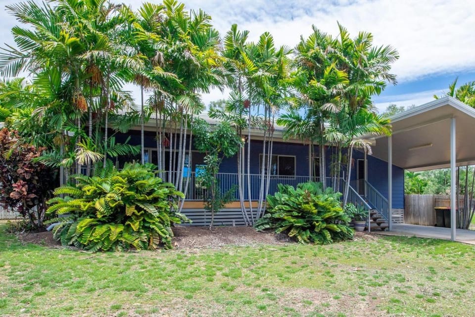 Butterfly Bungalow House in Florence Bay