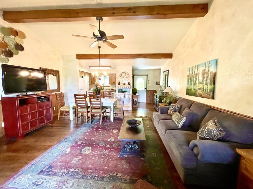 C8, Two bedroom, two bath log-sided, lake view luxury cottage with hot tub cottage House in Lake Ouachita