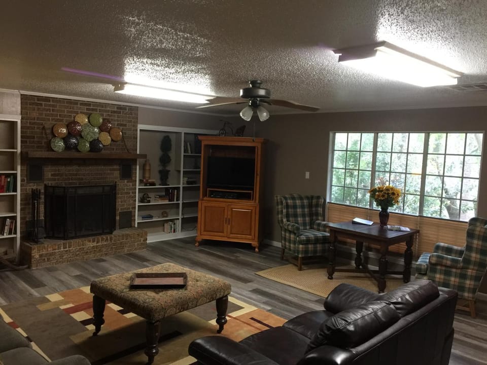 Four-Bedroom House House in Lake Ouachita