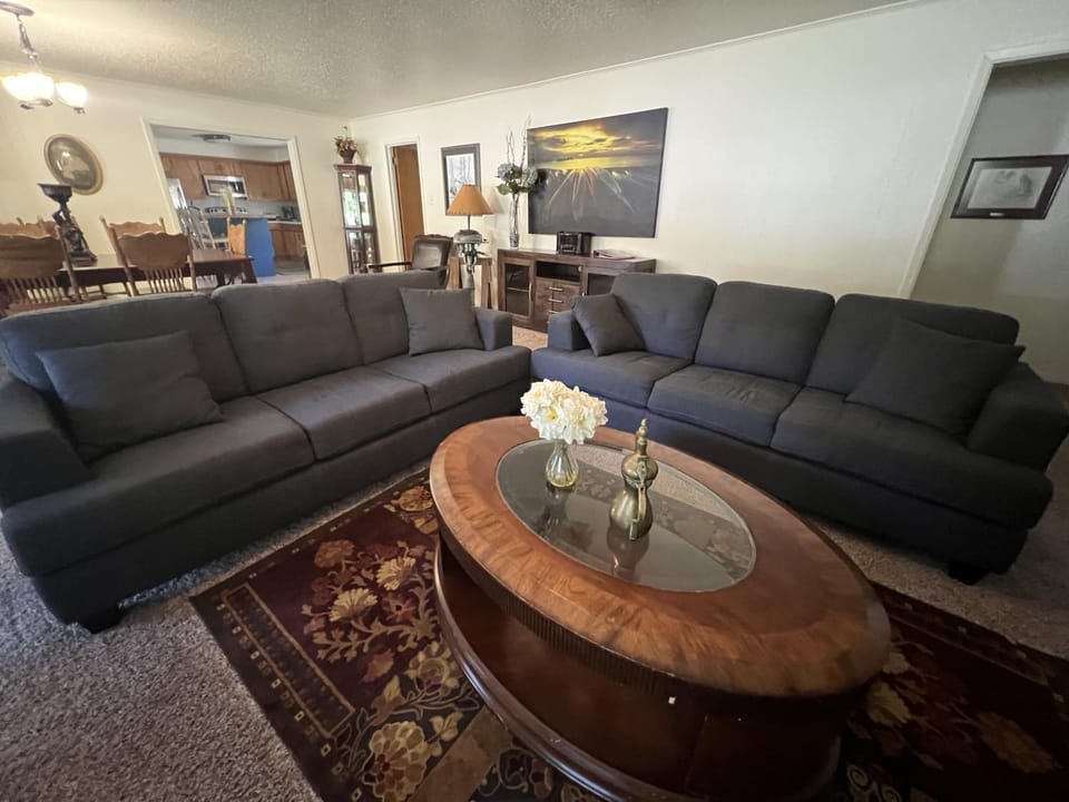 JI13- ,A two bedroom, one bath house with den, covered outdoor dining area and fenced in yard at our Joplin Inn home House in Lake Ouachita