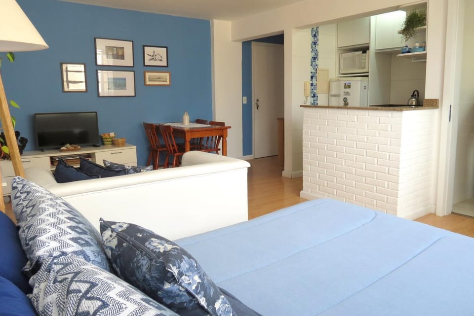 TV and multimedia, Kitchen or kitchenette, Photo of the whole room, Seating area, Dining area, Bedroom, minibar