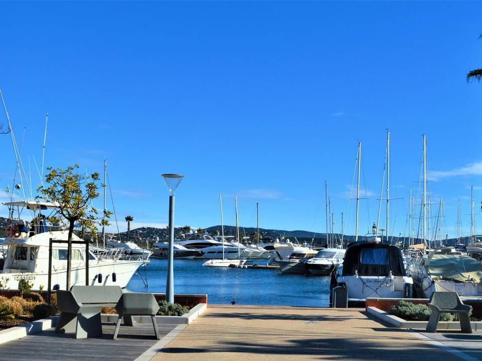 Appartement pour 4 pers. à Cavalaire avec climatisation et animaux acceptés Apartment in Cavalaire-sur-Mer