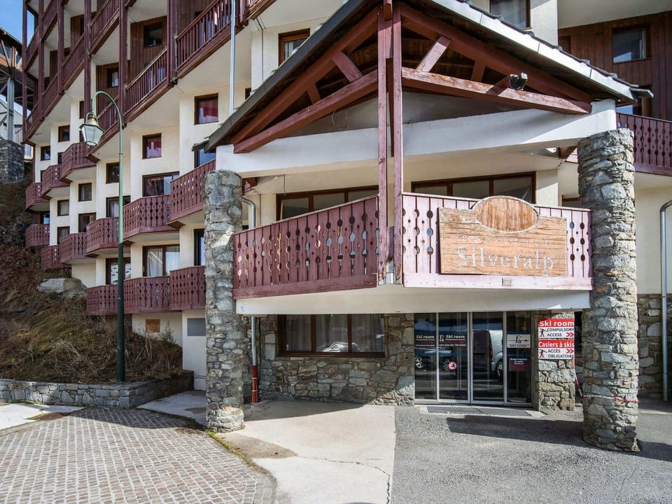 Duplex rénové proche pistes, 6 pers, animaux bienvenus, Wi-Fi - FR-1-640-41 Apartment in Les Allues